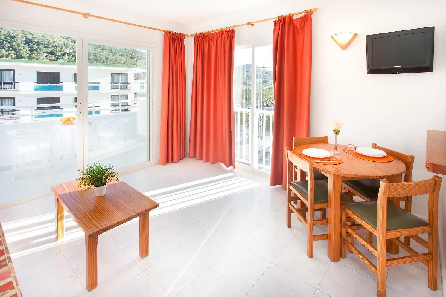 Apartamentos Typic Oasis Sa Tanca Cala Llonga  Spain