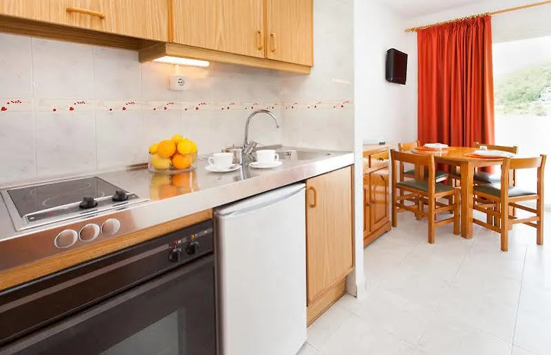 Hotel Apartamentos Typic Oasis Sa Tanca Cala Llonga
