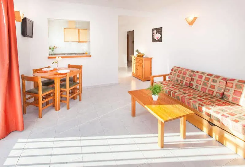 Apartamentos Typic Oasis Sa Tanca Cala Llonga  Hotel