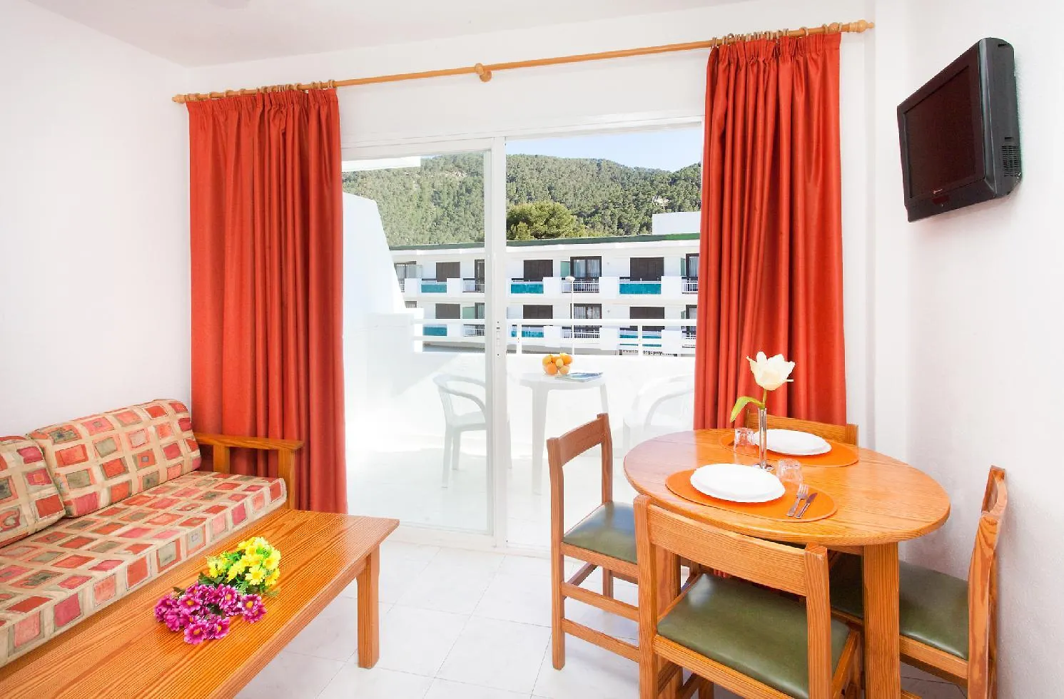 Apartamentos Typic Oasis Sa Tanca Cala Llonga  2*, Cala Llonga (Ibiza)